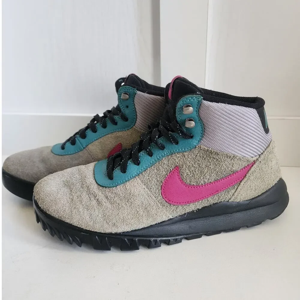 Nike Hoodland Suede Hiking Boot Particle Grey Bright Magenta Mens 9/ Womens 10.5